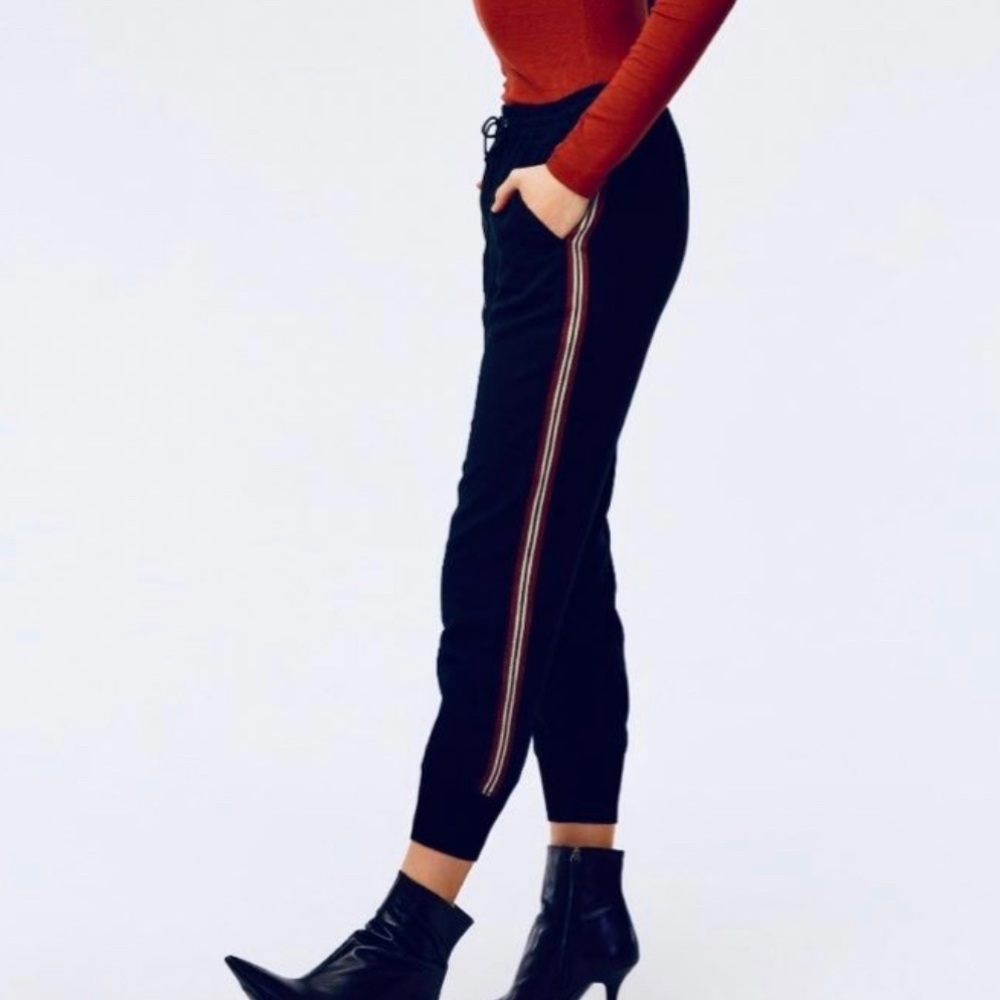 Aritzia Wilfred Buffon Crepe Jogger Pants